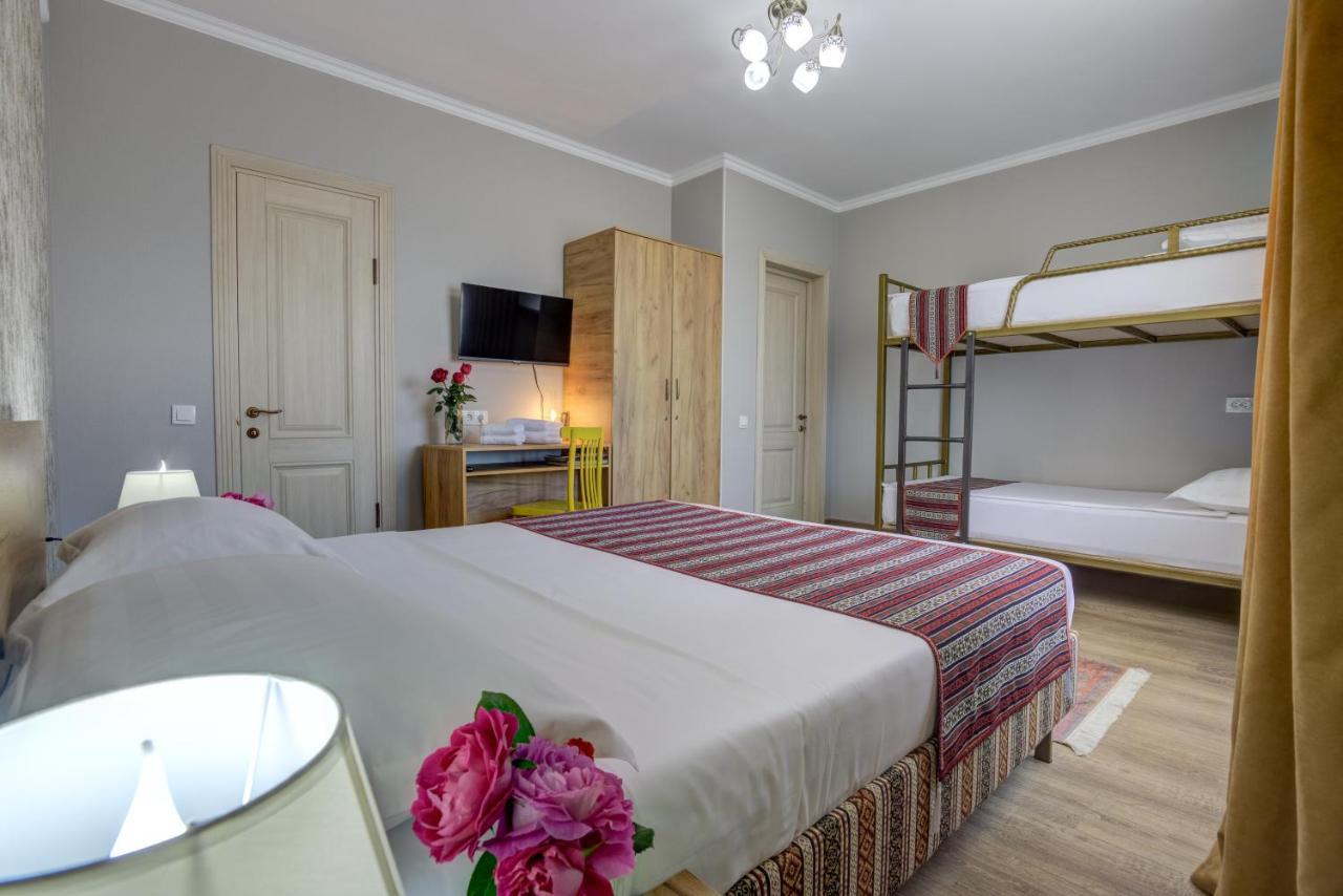 Ordo Hotel Karakol Bagian luar foto