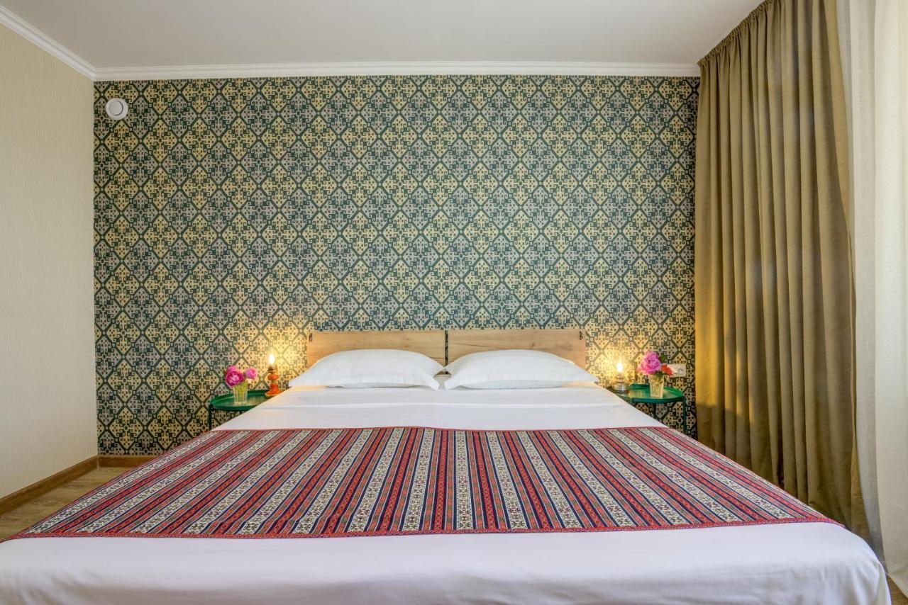 Ordo Hotel Karakol Bagian luar foto